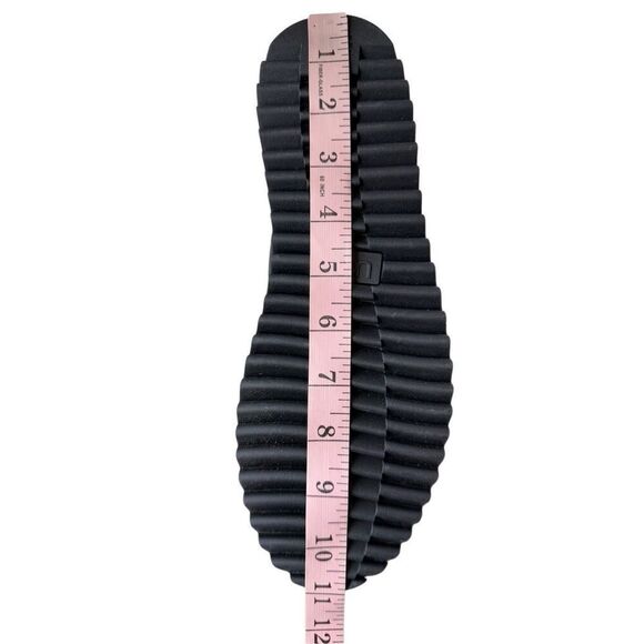 UGG Montara White Wool Lined Puffer Snow Boots Size 9 - Picture 11 of 12